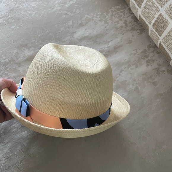 BRAND NEW! NEVER WORN IN BOX W PAPERS! CHANEL STRAW FEDORA 2022 SS COLLECTIONS - Picture 4 of 4